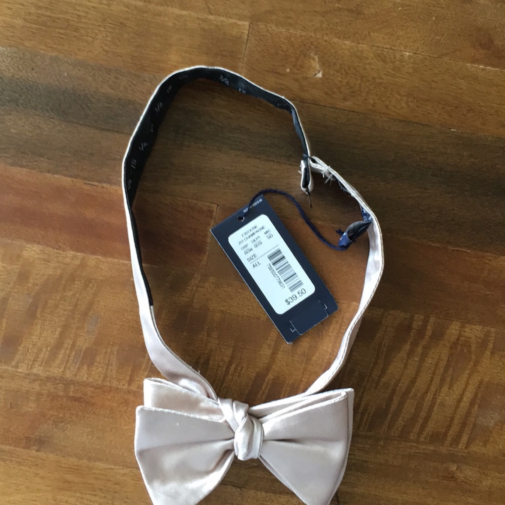 Cremieux Bow Tie